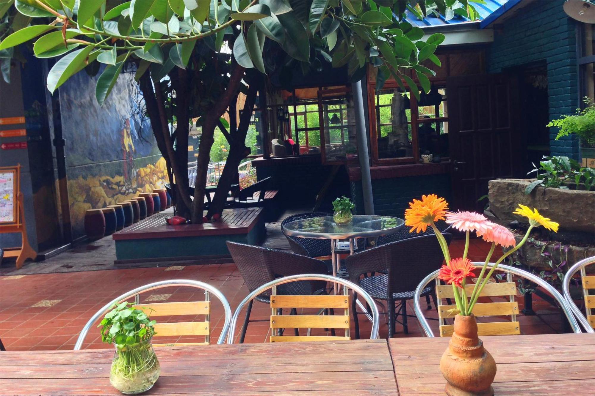 Kunming Upland International Youth Hostel Near The City Center ,2 Mins Walk To The Subway, 2 Mins Walk To The Green Lake, Close To Yuan Tong Temple, Old Street, Yunnan University, Convenient Payment And Visa Cards Are Accepted Esterno foto