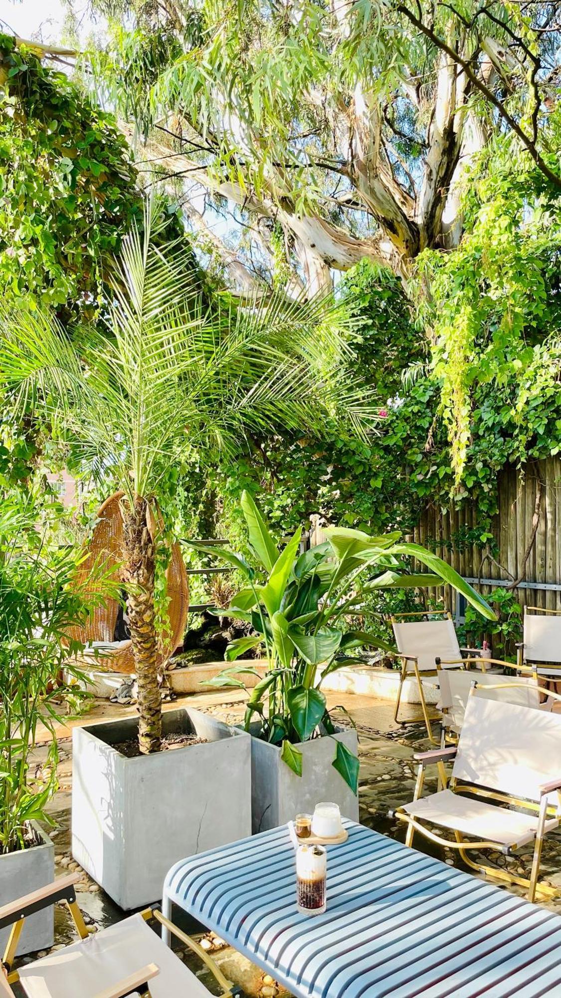 Kunming Upland International Youth Hostel Near The City Center ,2 Mins Walk To The Subway, 2 Mins Walk To The Green Lake, Close To Yuan Tong Temple, Old Street, Yunnan University, Convenient Payment And Visa Cards Are Accepted Esterno foto