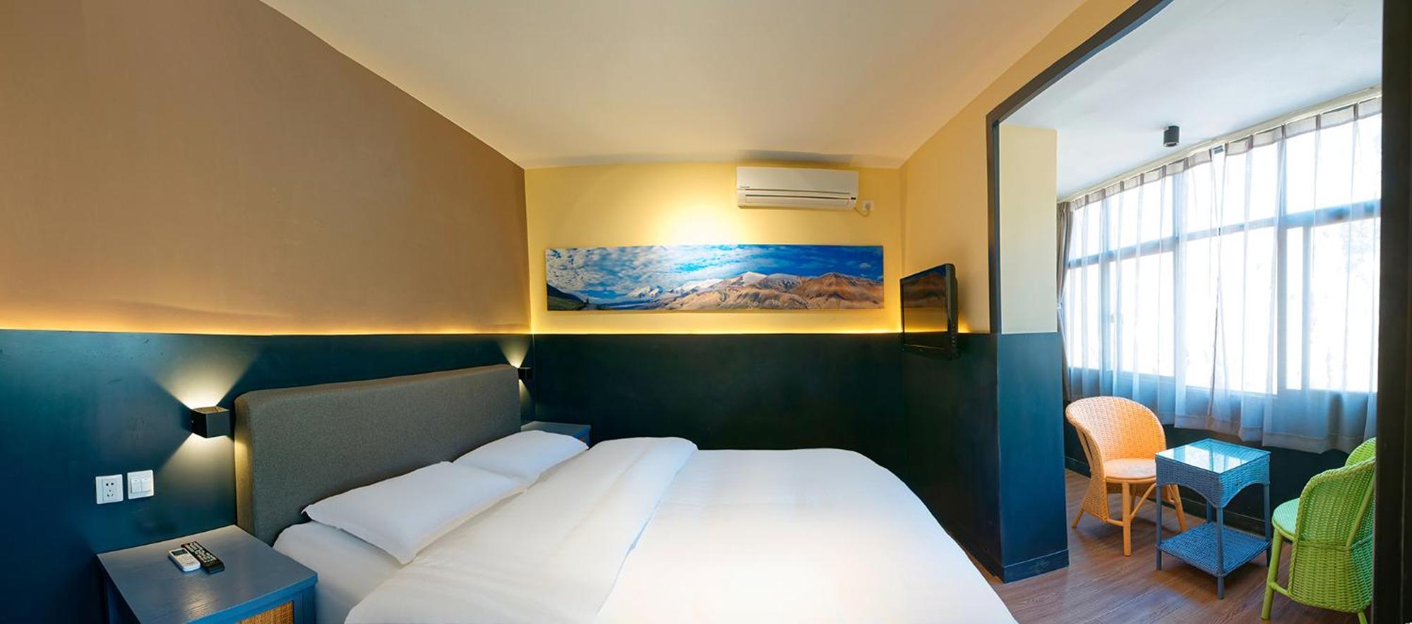 Kunming Upland International Youth Hostel Near The City Center ,2 Mins Walk To The Subway, 2 Mins Walk To The Green Lake, Close To Yuan Tong Temple, Old Street, Yunnan University, Convenient Payment And Visa Cards Are Accepted Esterno foto