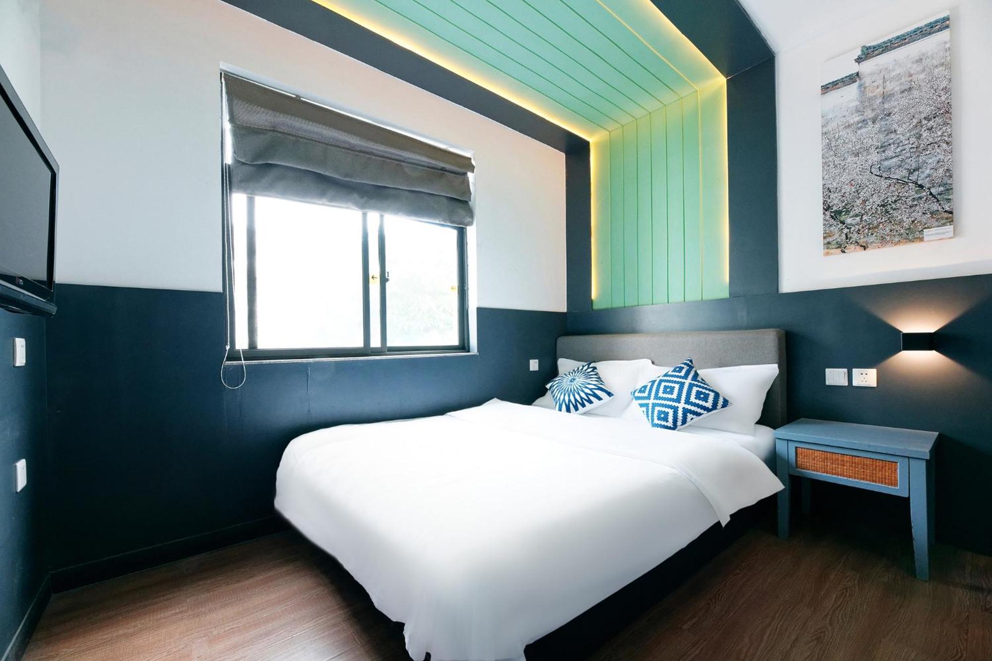 Kunming Upland International Youth Hostel Near The City Center ,2 Mins Walk To The Subway, 2 Mins Walk To The Green Lake, Close To Yuan Tong Temple, Old Street, Yunnan University, Convenient Payment And Visa Cards Are Accepted Esterno foto