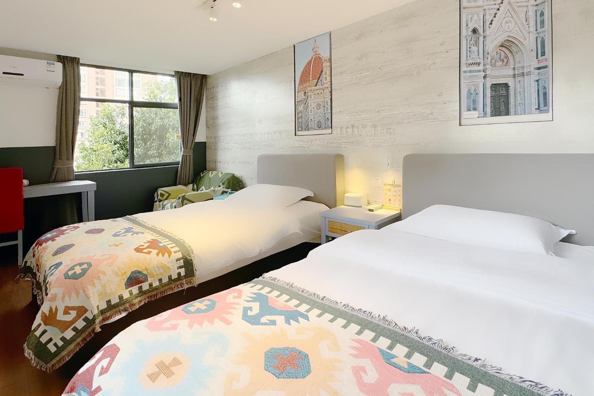 Kunming Upland International Youth Hostel Near The City Center ,2 Mins Walk To The Subway, 2 Mins Walk To The Green Lake, Close To Yuan Tong Temple, Old Street, Yunnan University, Convenient Payment And Visa Cards Are Accepted Esterno foto