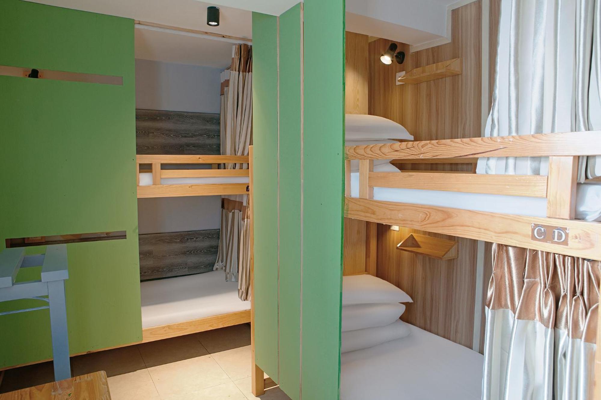 Kunming Upland International Youth Hostel Near The City Center ,2 Mins Walk To The Subway, 2 Mins Walk To The Green Lake, Close To Yuan Tong Temple, Old Street, Yunnan University, Convenient Payment And Visa Cards Are Accepted Esterno foto