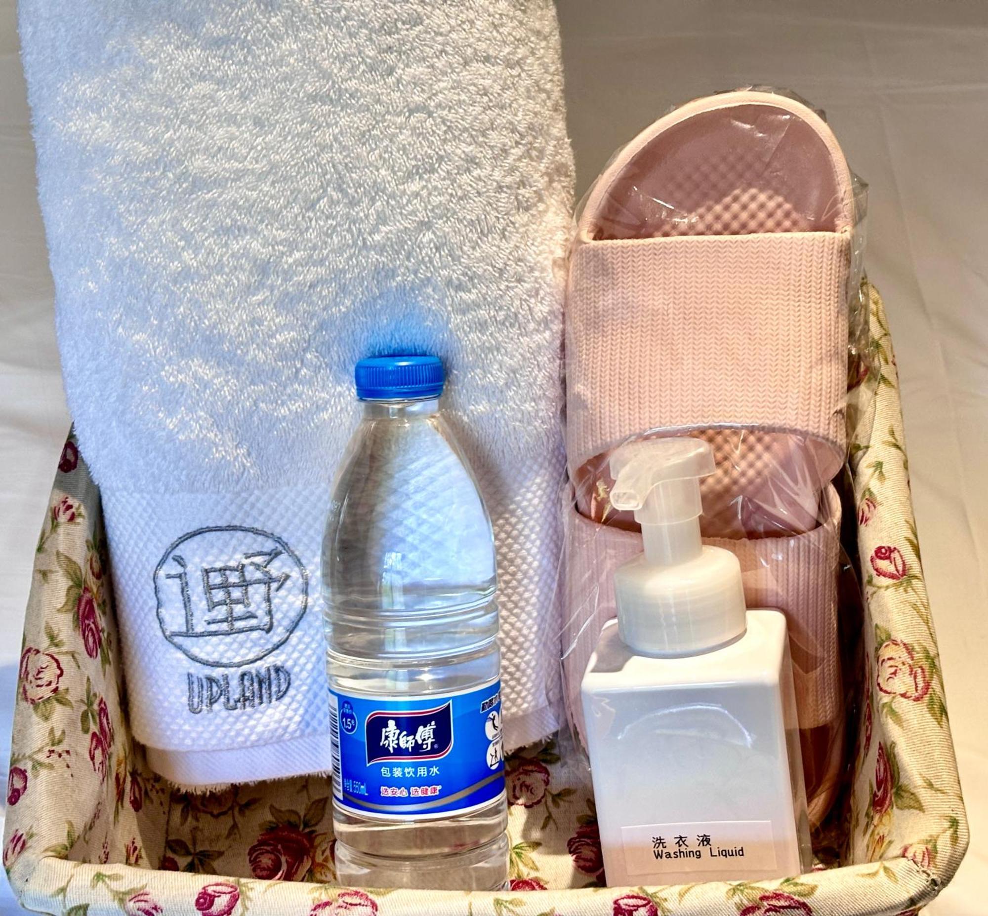 Kunming Upland International Youth Hostel Near The City Center ,2 Mins Walk To The Subway, 2 Mins Walk To The Green Lake, Close To Yuan Tong Temple, Old Street, Yunnan University, Convenient Payment And Visa Cards Are Accepted Esterno foto